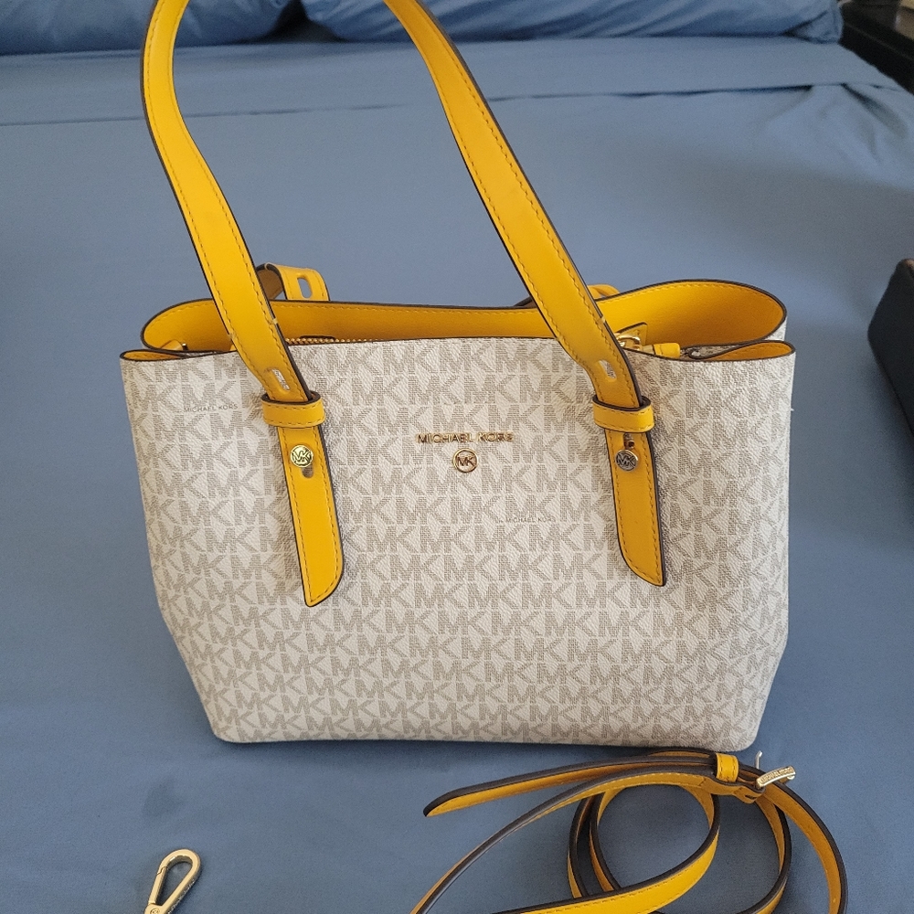 Michael kors satchel